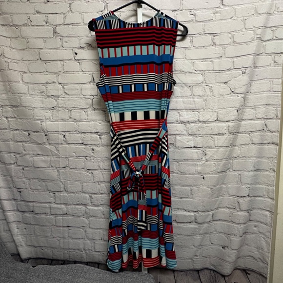 LEOTA - Geometric Dress - Picture 2 of 6